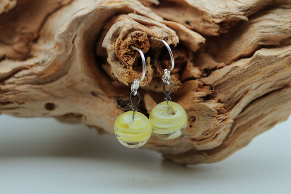 Boucles d'oreilles boule torsade jaune blanc