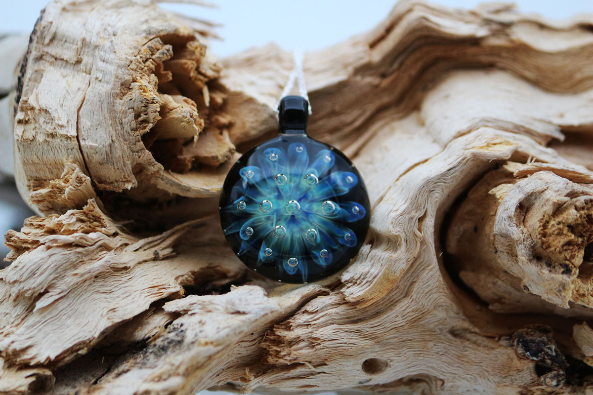 Pendentif implosion bleu transparent