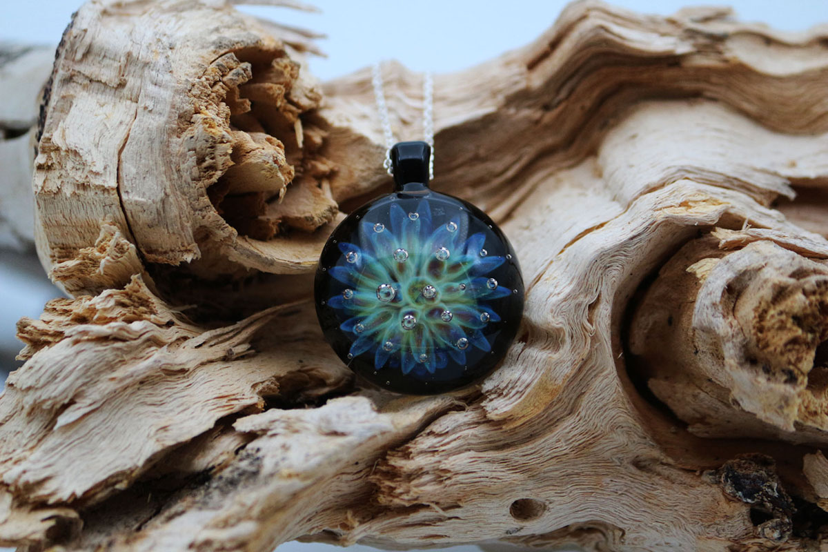 Pendentif implosion bleu vert