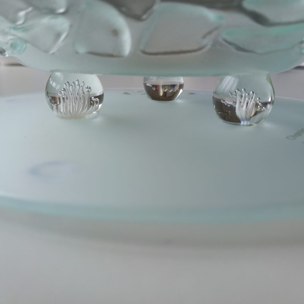 Trophées en verre de l'atelier Verre à Lier et Flora Verre Trophées en verre de l'atelier Verre à Lier et Flora Verre